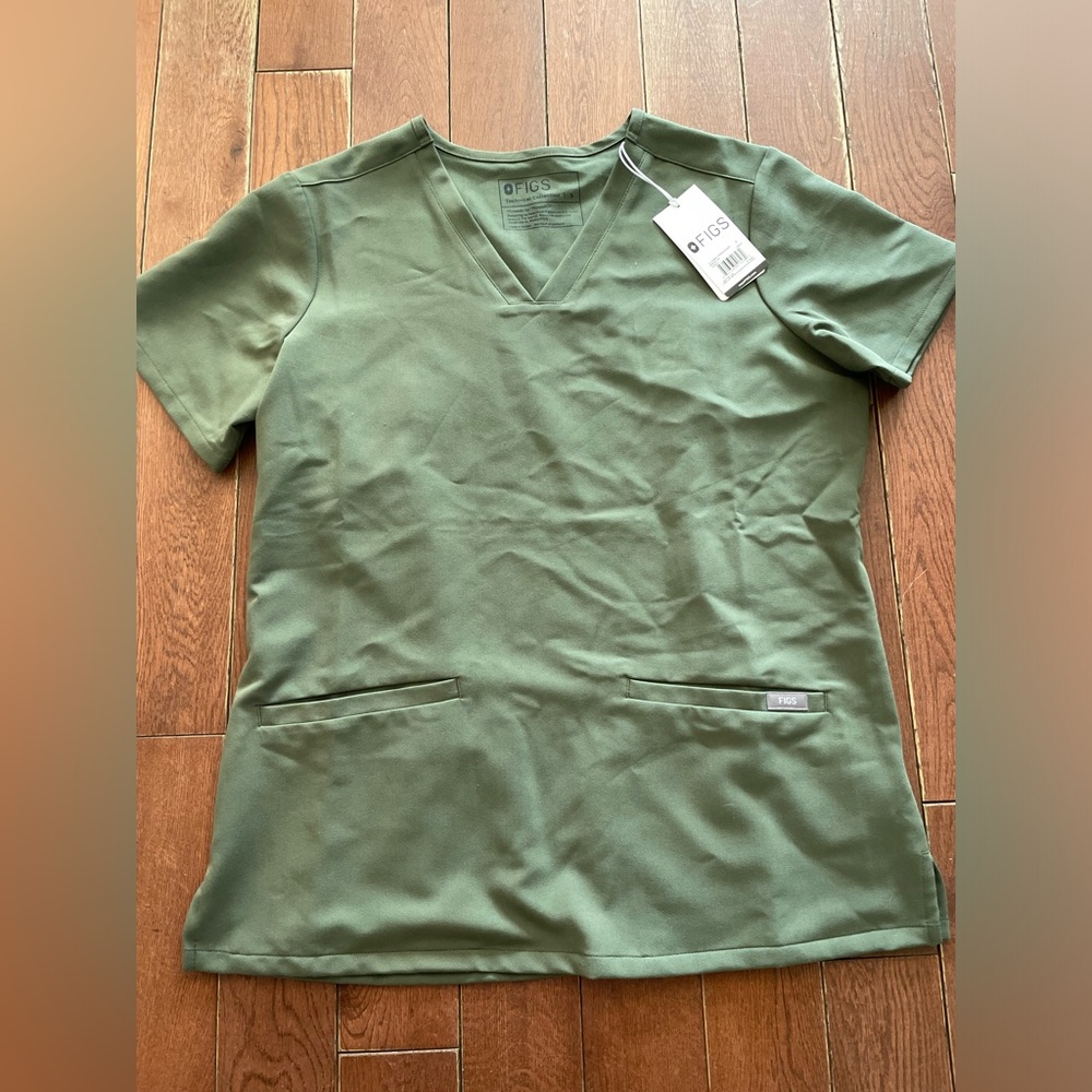 Figs CASMA three pocket scrub top - new with tags